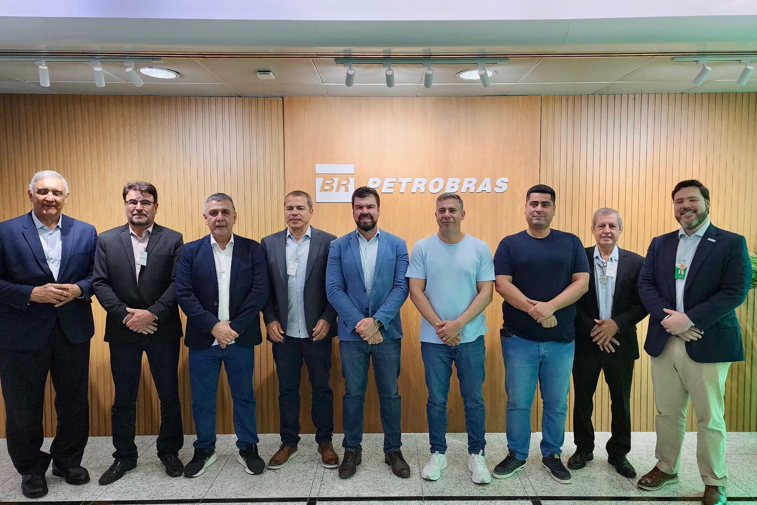 Frederico Paes participa de visita técnica à Petrobras em Macaé e destaca investimentos na Bacia de Campos